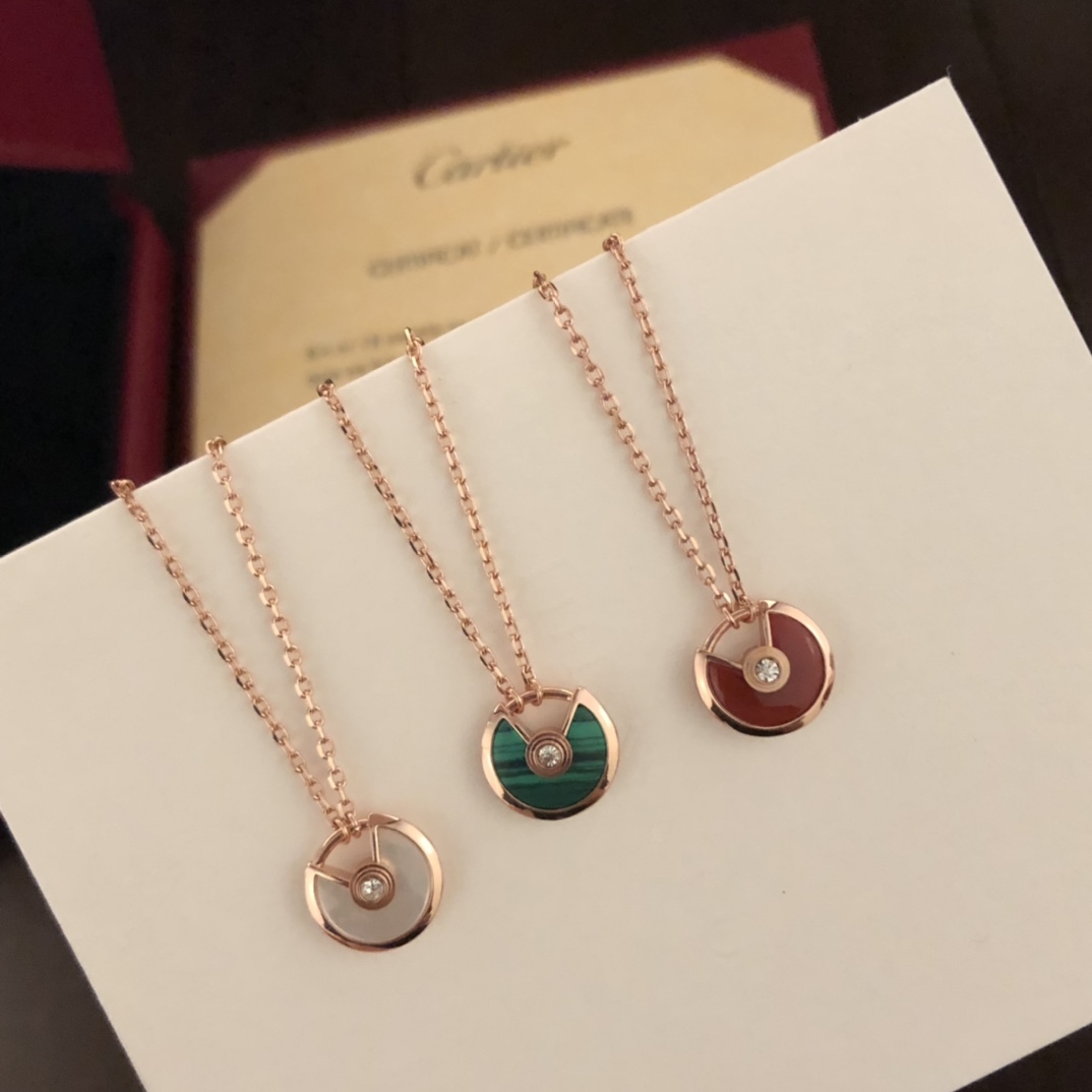 Amulette de Ca*t1er Necklace