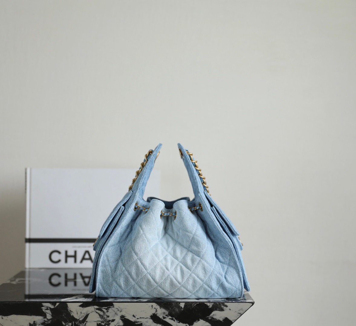 Ch**el 25 MEDIUM HANDBAG