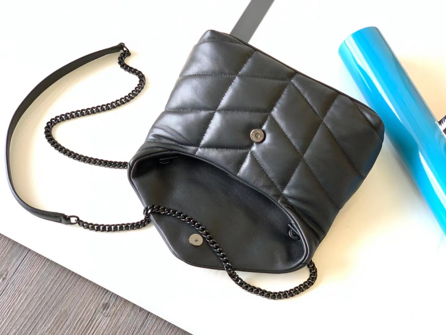 Yves Sa1nt Lau*nt Loulou Puffer Small Quilted Leather Clutch In Black