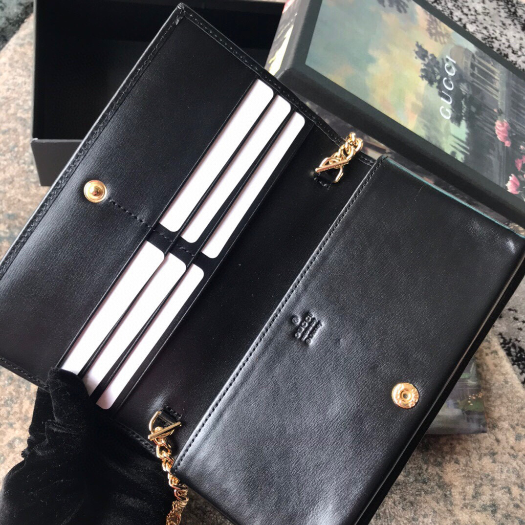 Gvc*1 Horsebit 1955 wallet with chain