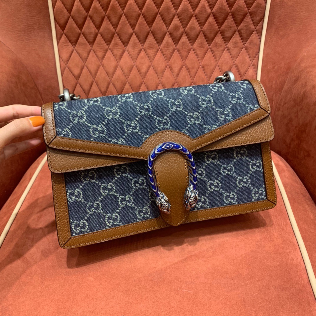 gv*c1 De*1m shoulder bag