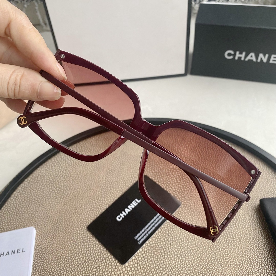 Vintage Ch**el sunglasses