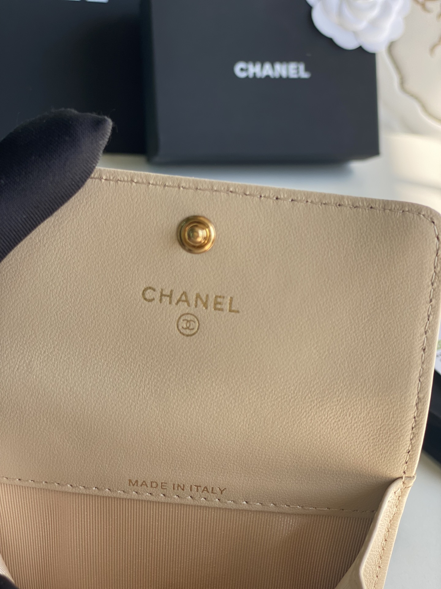 Ch**el 19 FLAP CARD HOLDER