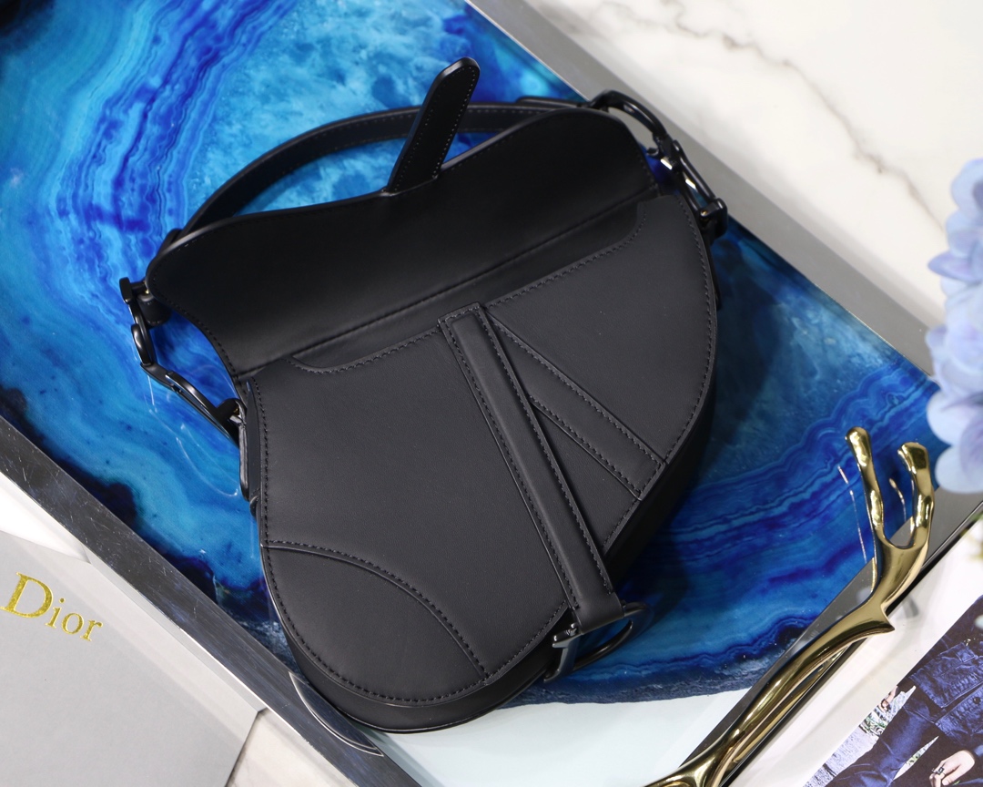 D10r Men’s Saddle Bag
