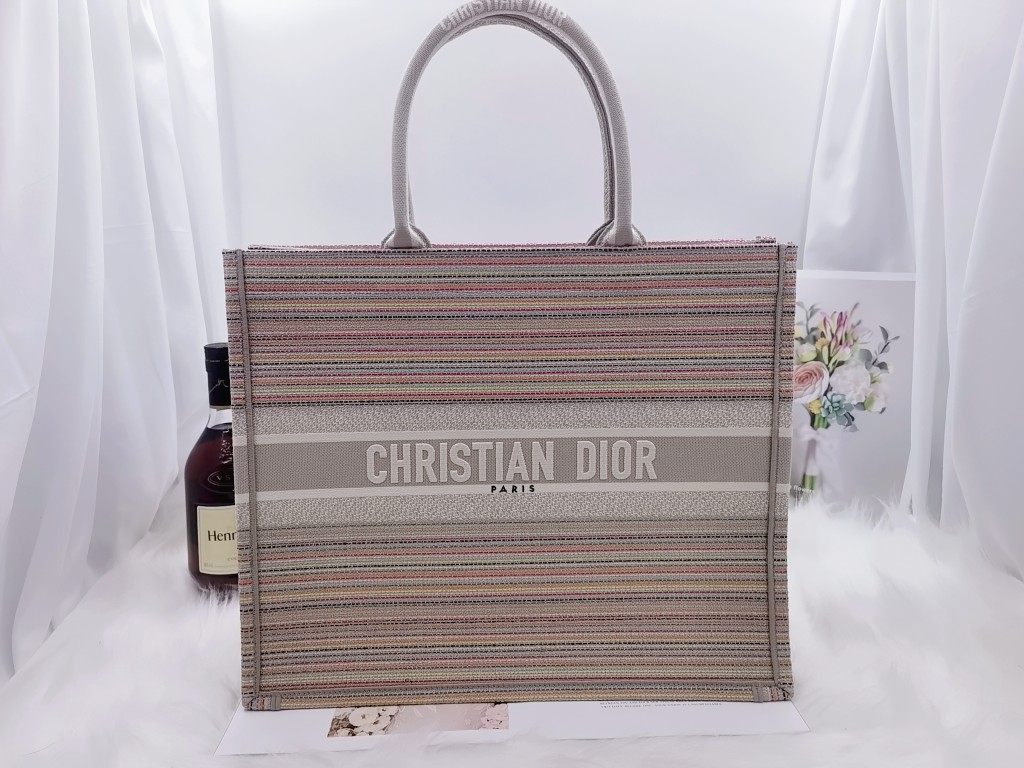 D10r Book Tote