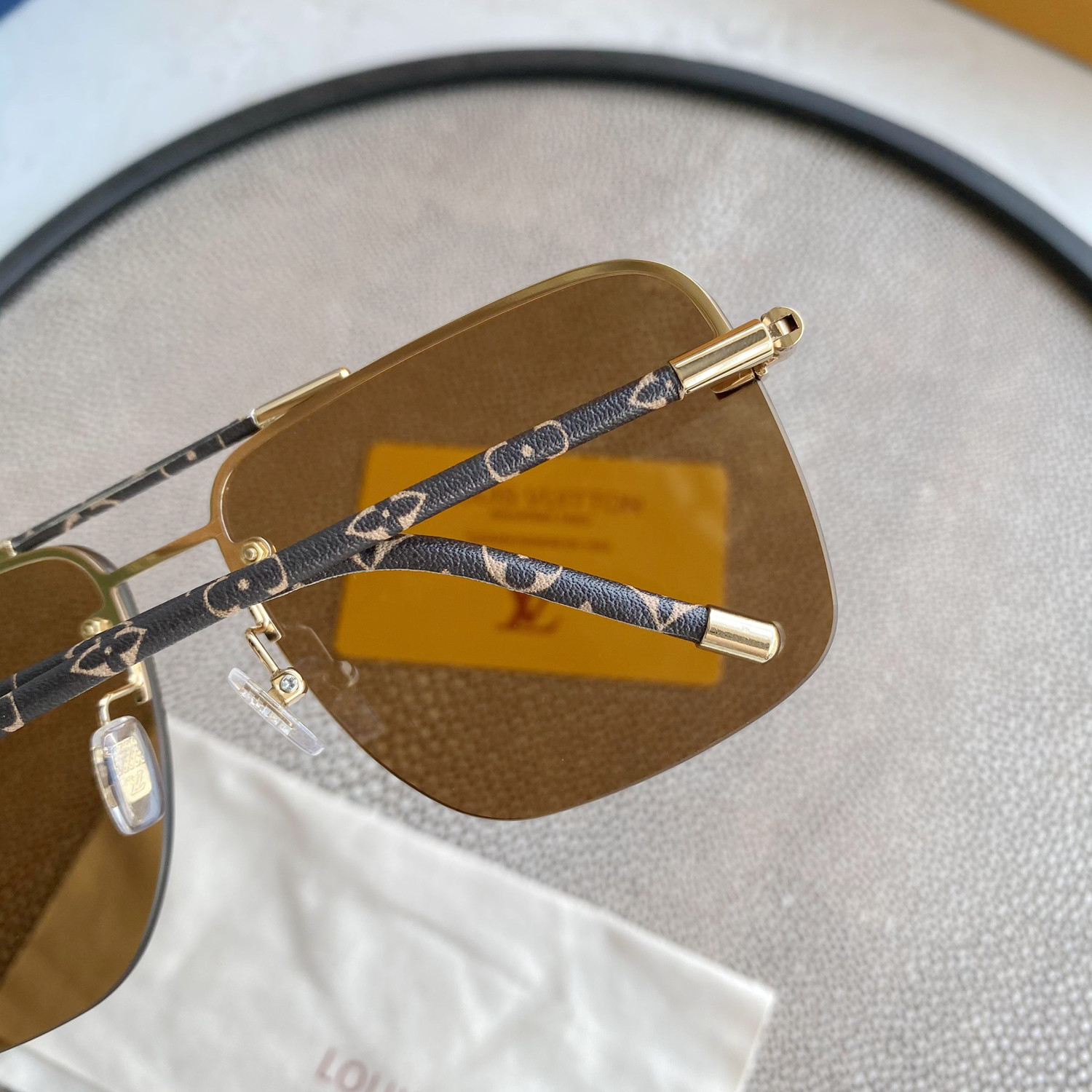 Sa1nt Lau*nt EYEWEAR
