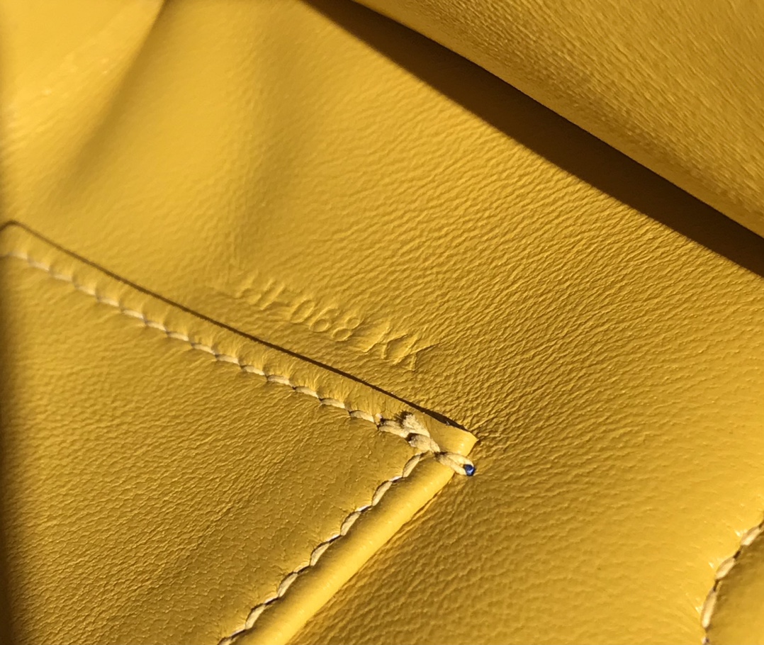 H**me5 Kelly Pochette