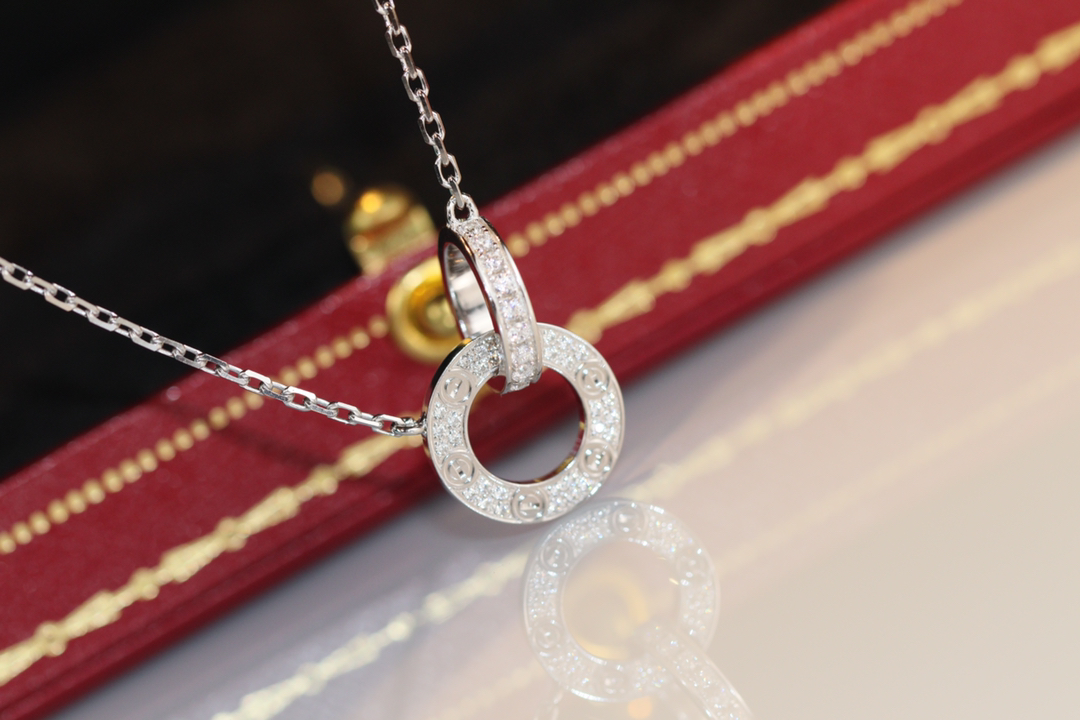 Ca*t1er Love D1am0nd-Paved Necklace