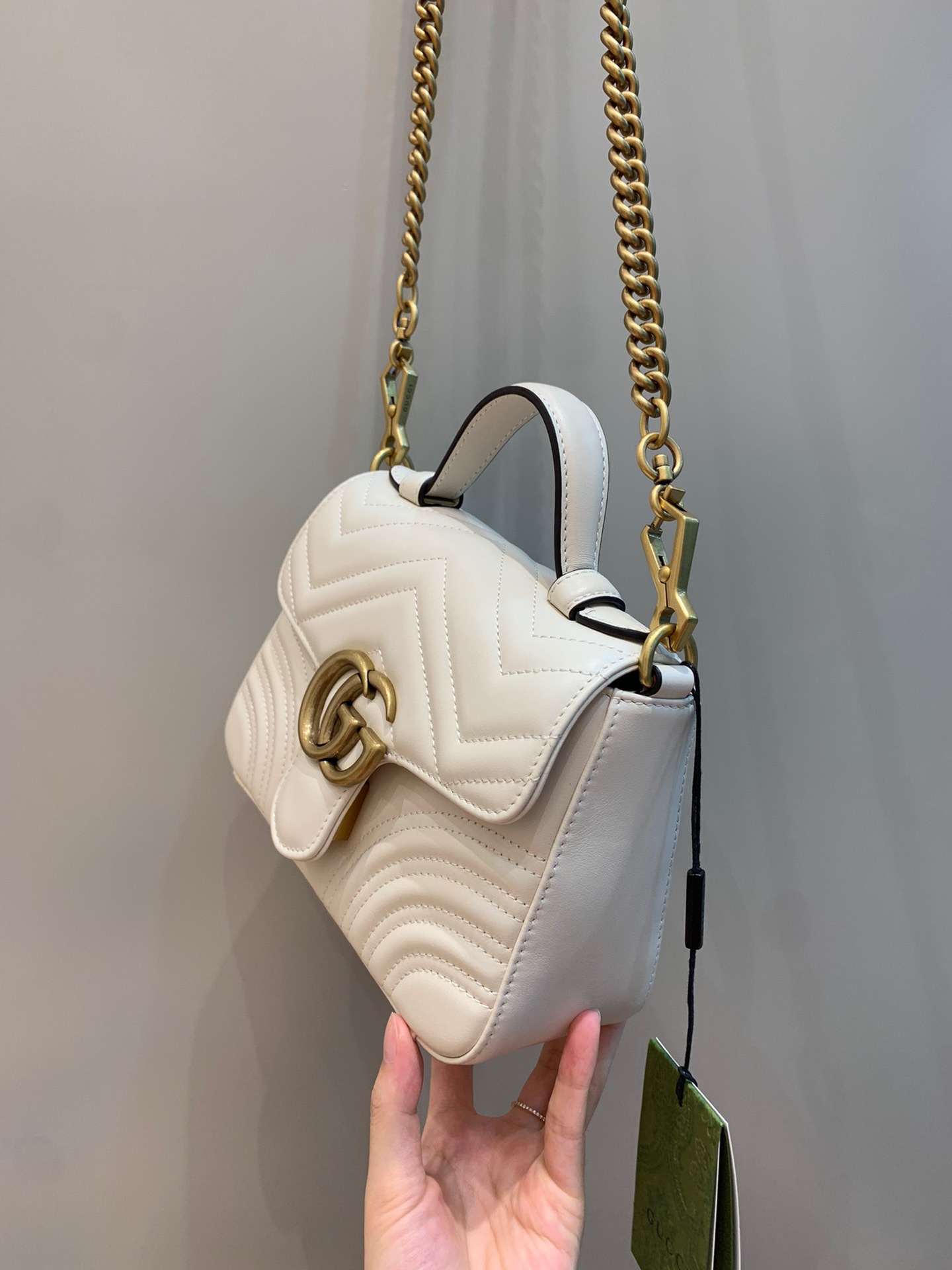 Classic handle bag