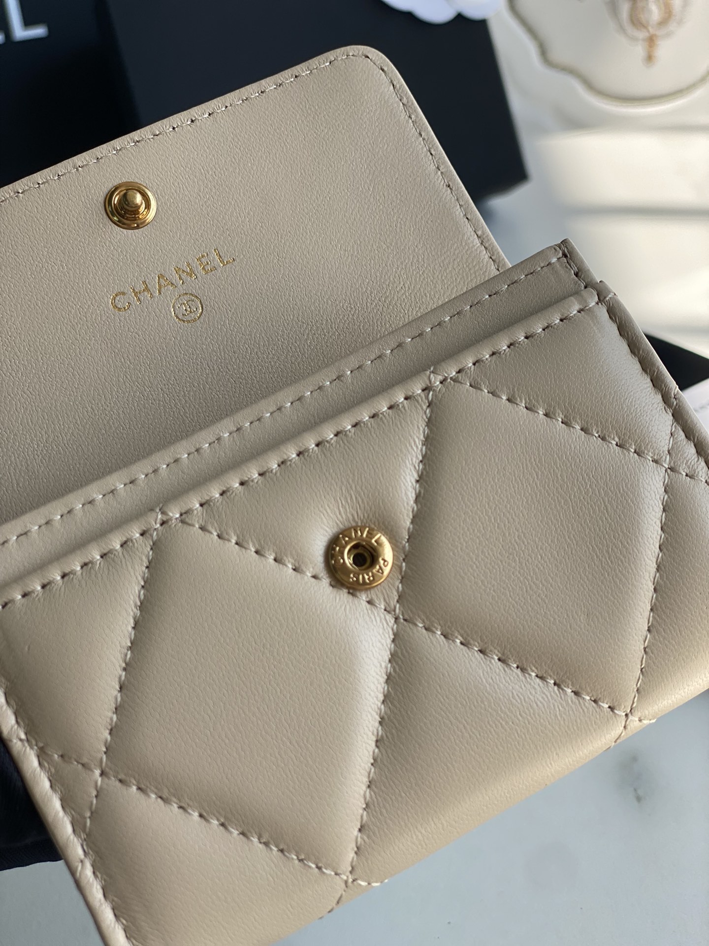 Ch**el 19 FLAP CARD HOLDER