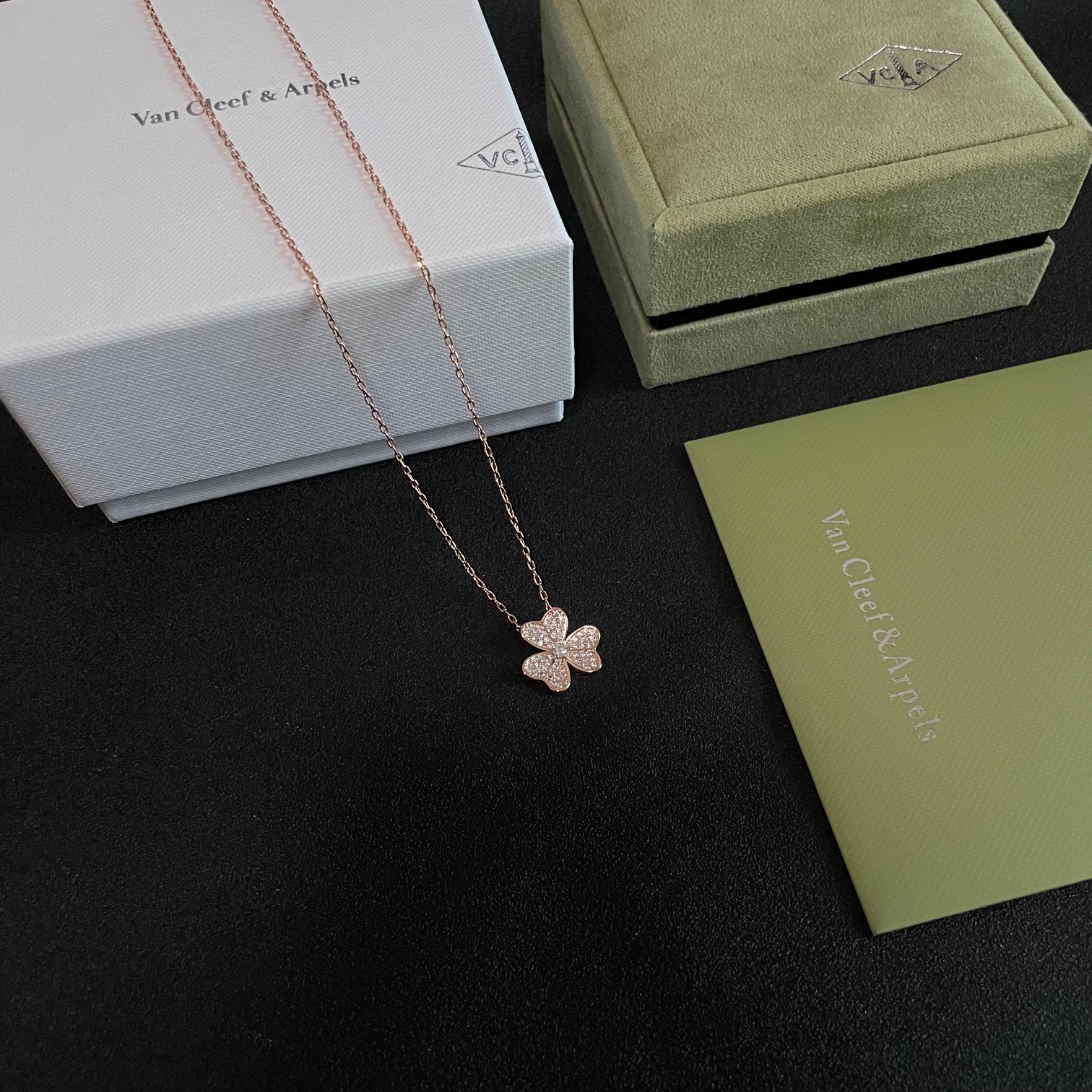 V*n Cl**f Vintage Alhambra Necklace