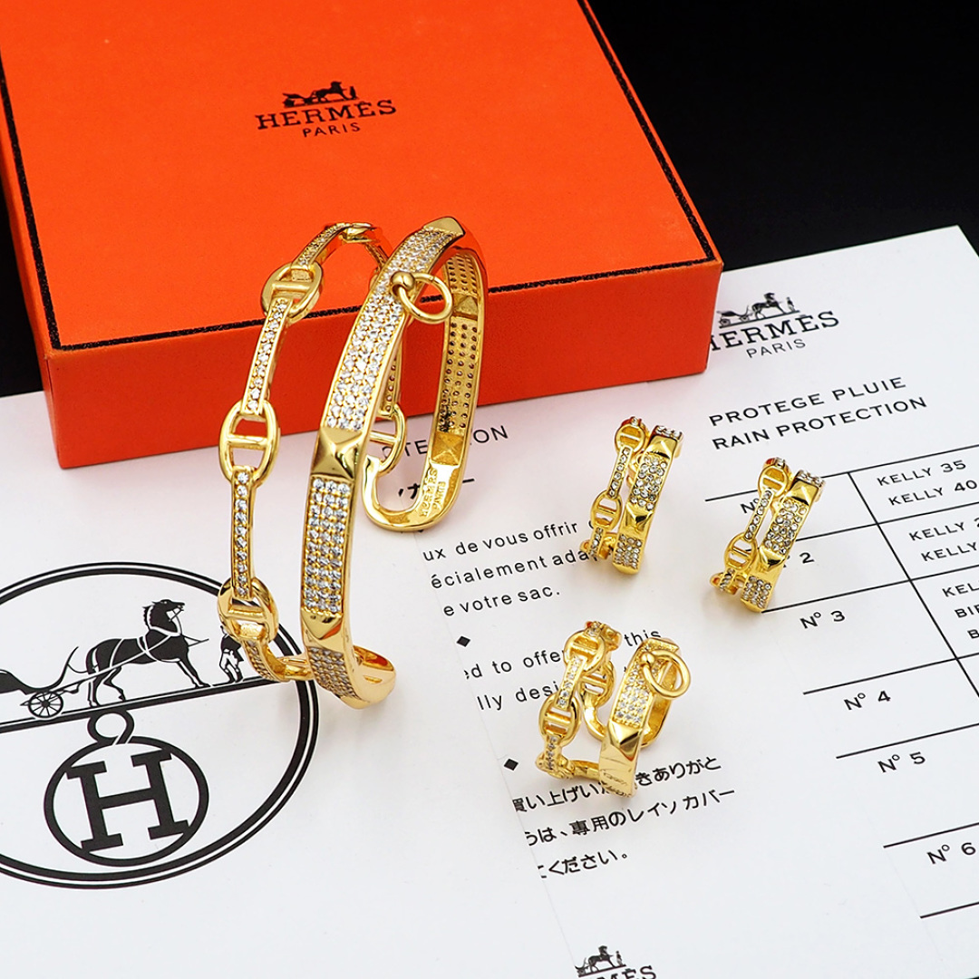 H**me5 D1am0nds Earrings