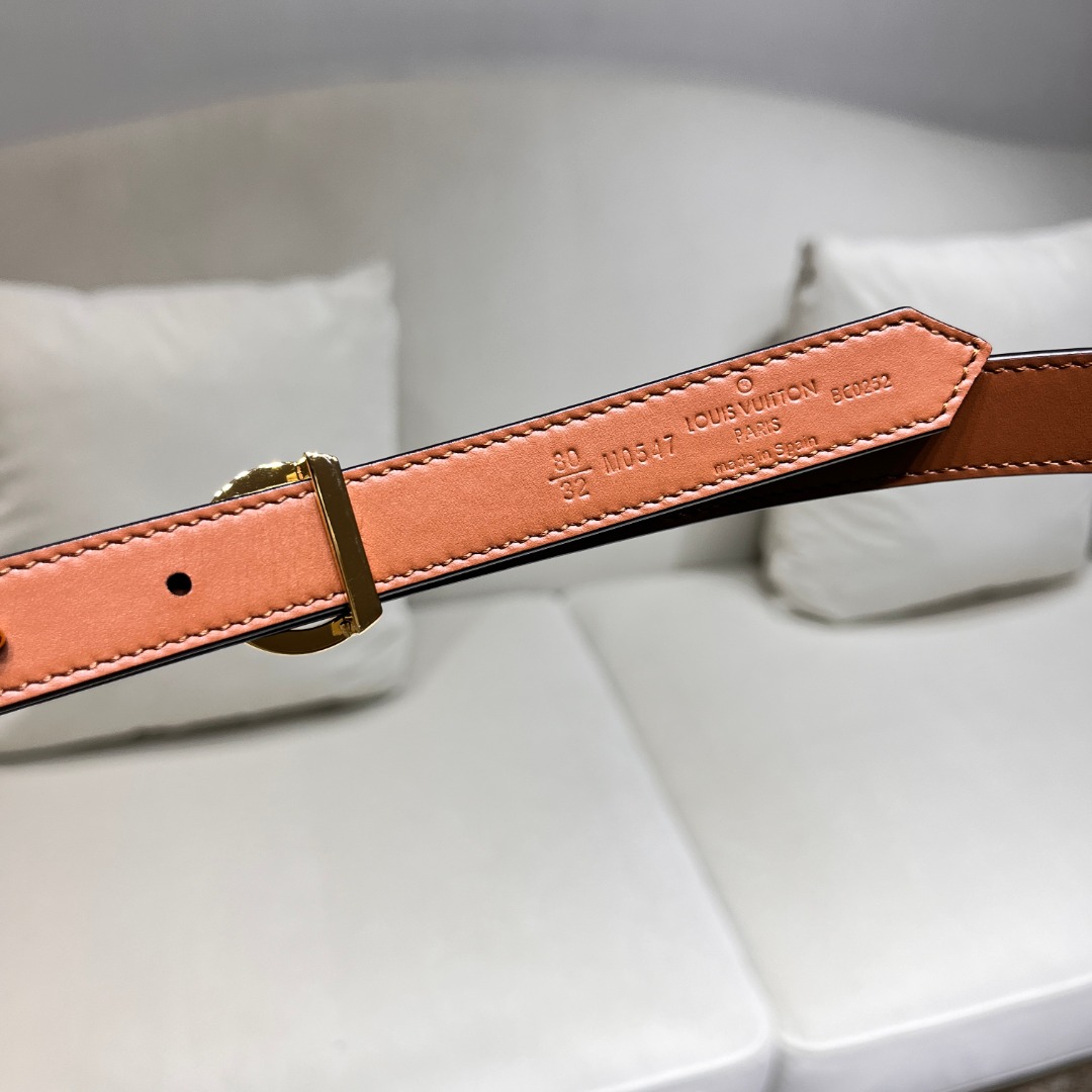 LV D1am0nd Plug Outlet