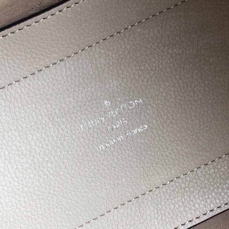 L0vis Vvtt0n Mahina Leather Hina PM