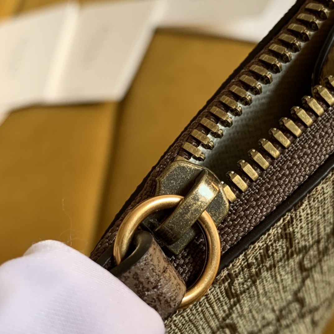 Neo Vintage GG Svp*me pouch