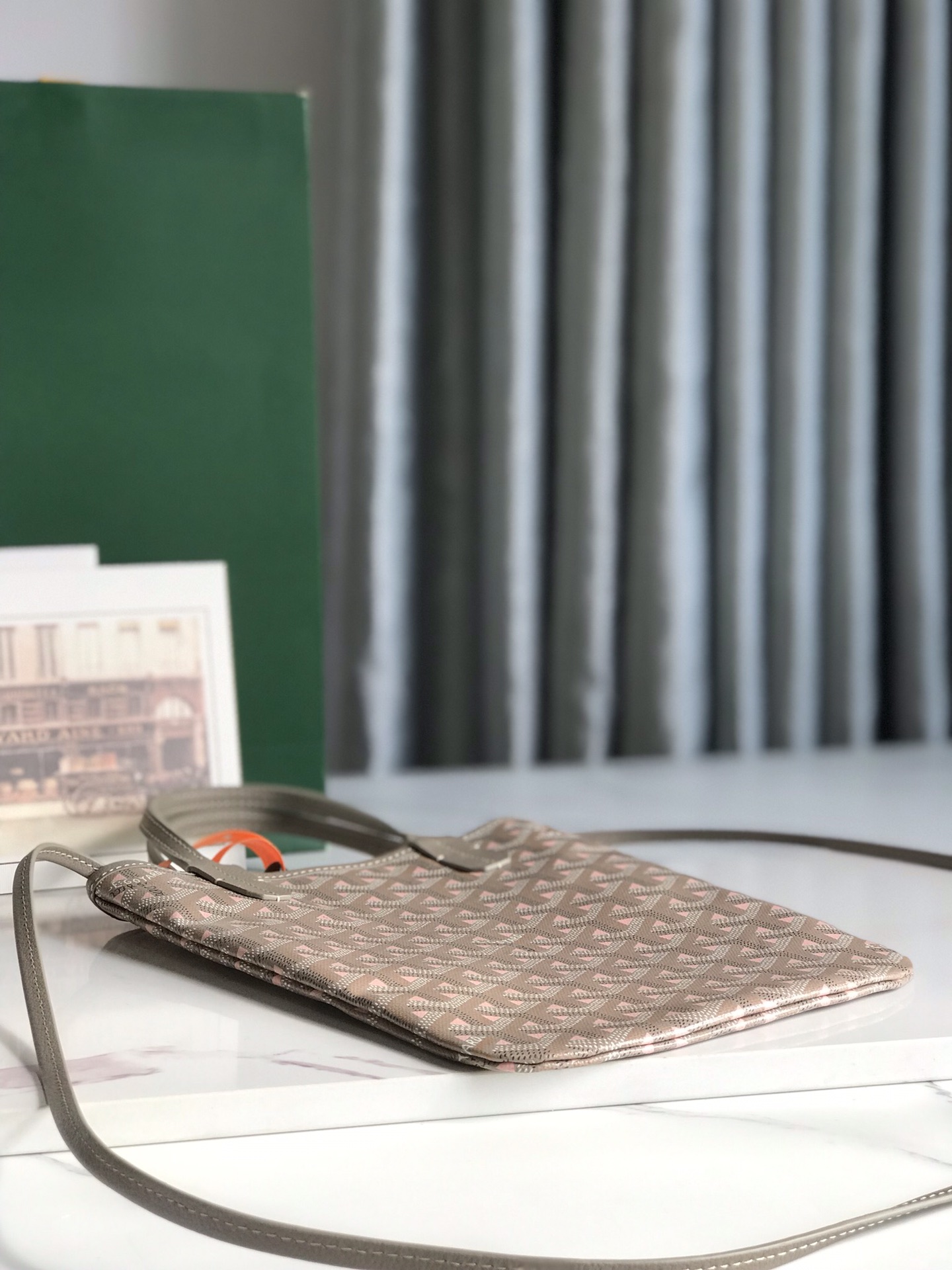 G09ard poitires bag