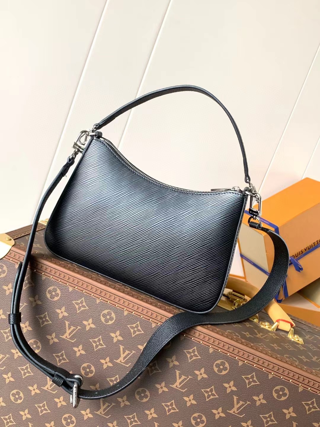 L0vis Vvtt0n Marelle Black Epi