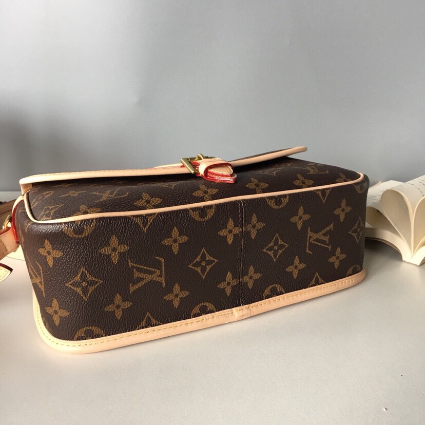 L0vis Vvtt0n Sologne Monogram Shoulder Bag