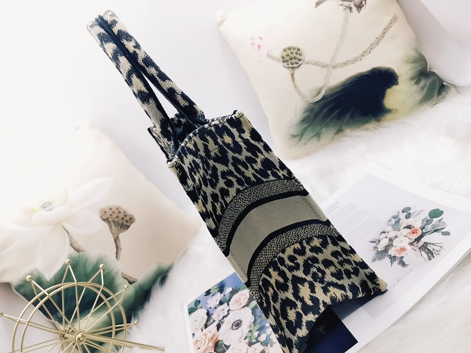 D10r Book Tote