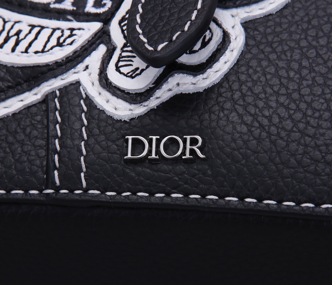 D10r Men’s Bee Print Shoulder Bag