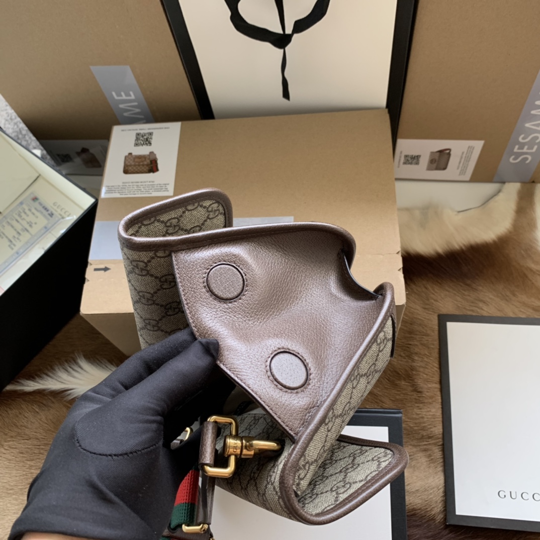 Gvc*1 SHOULDER BAG