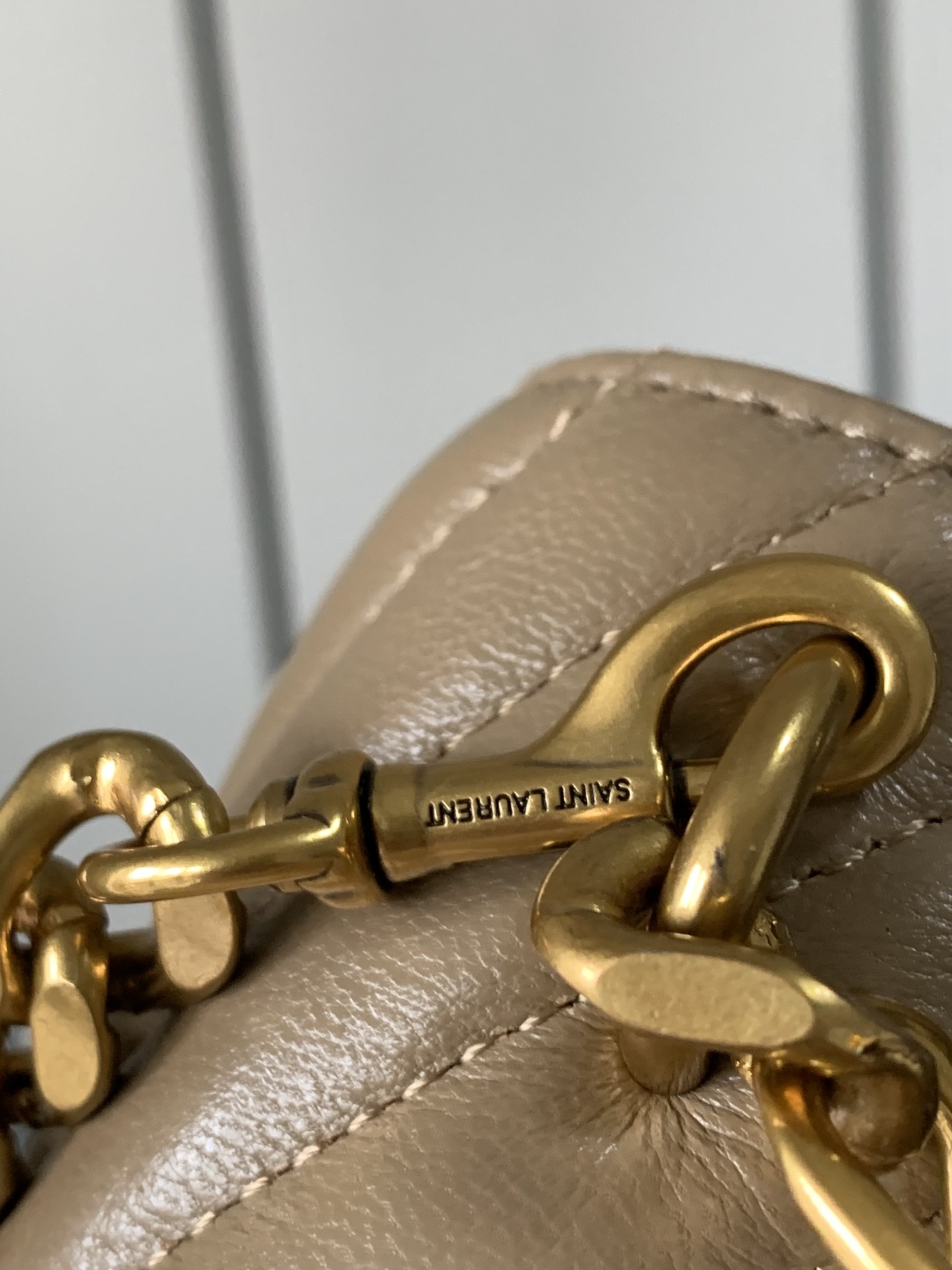 Sa1nt Lau*nt Medium Chain Bag