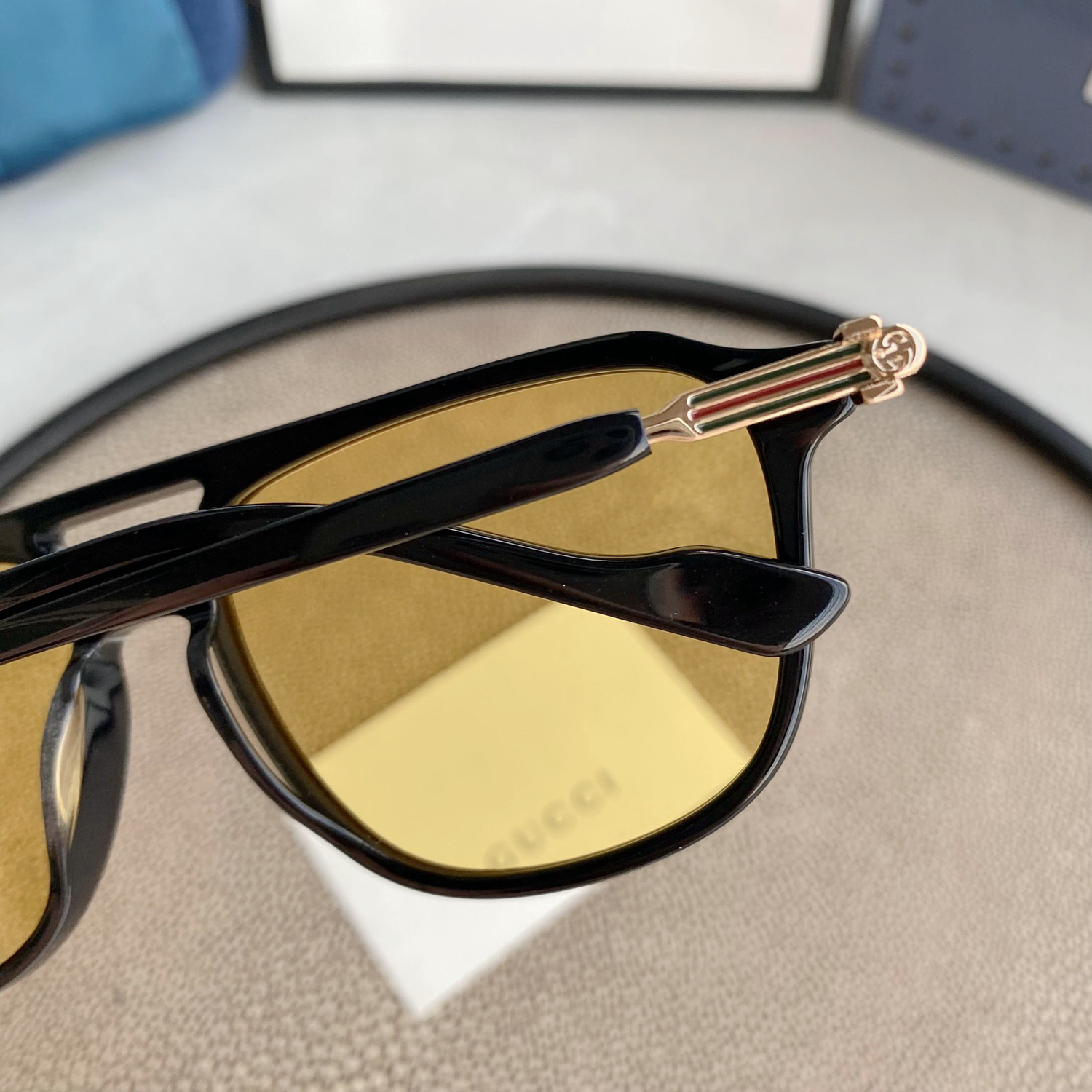 AVIATOR SUNGLASSES