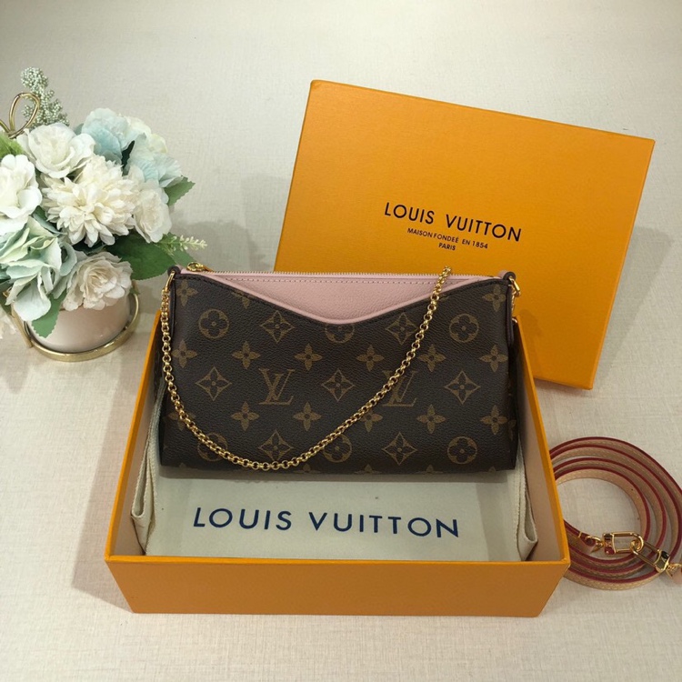 L0vis Vvtt0n Monogram Pallas Clutch