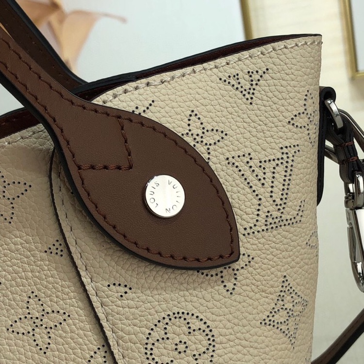 L0vis Vvtt0n Mahina Leather Hina PM