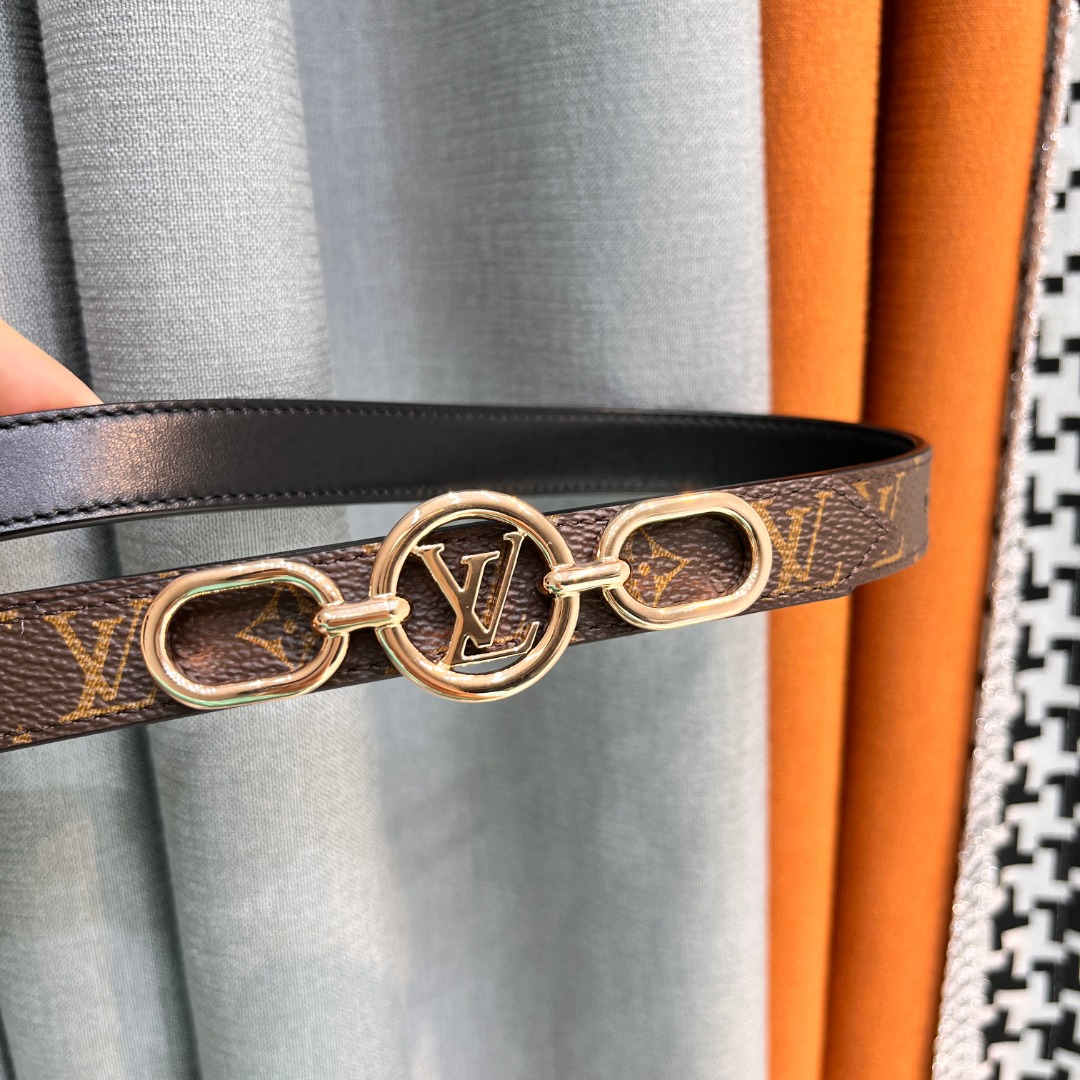 LV D1am0nd Plug Outlet