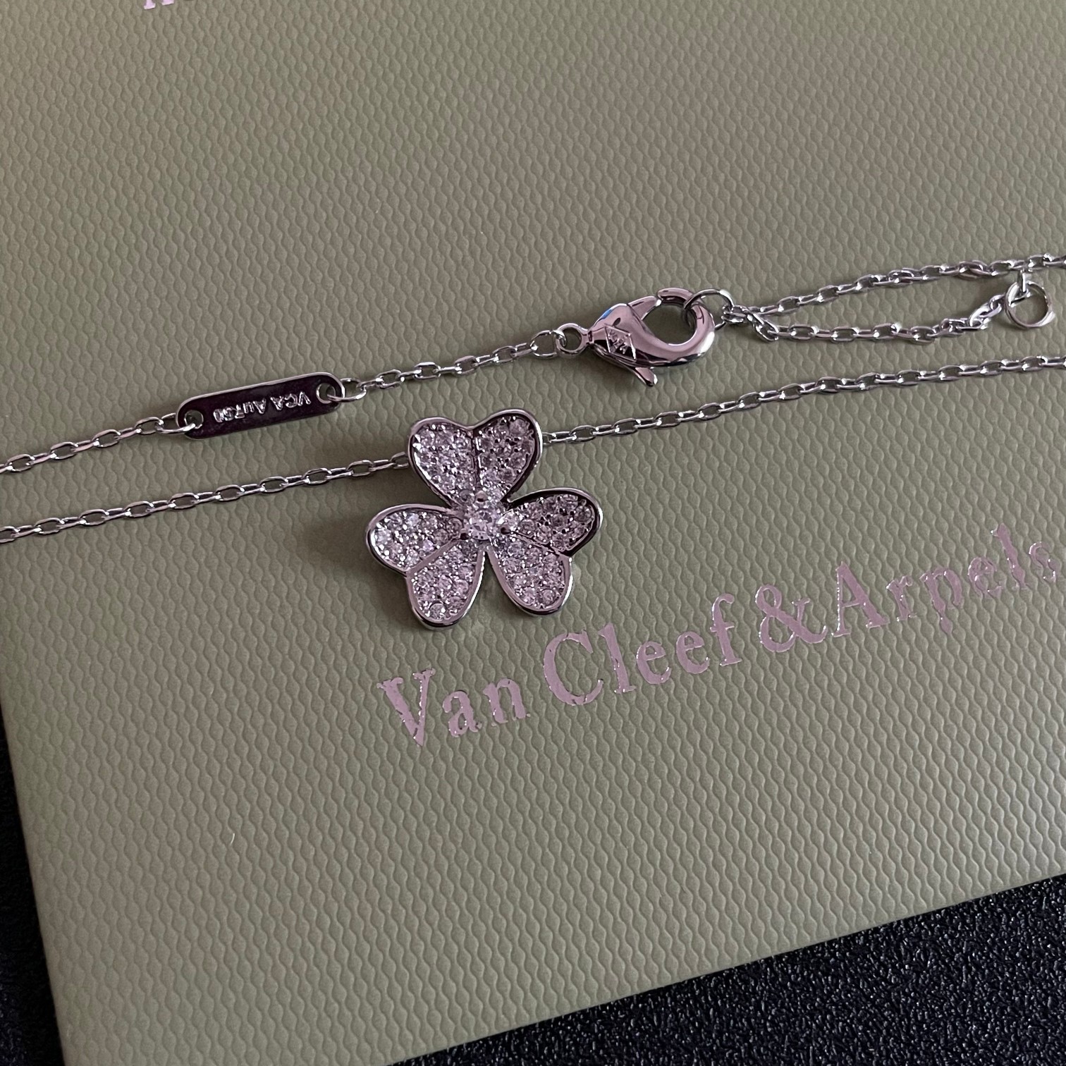 V*n Cl**f Vintage Alhambra Necklace