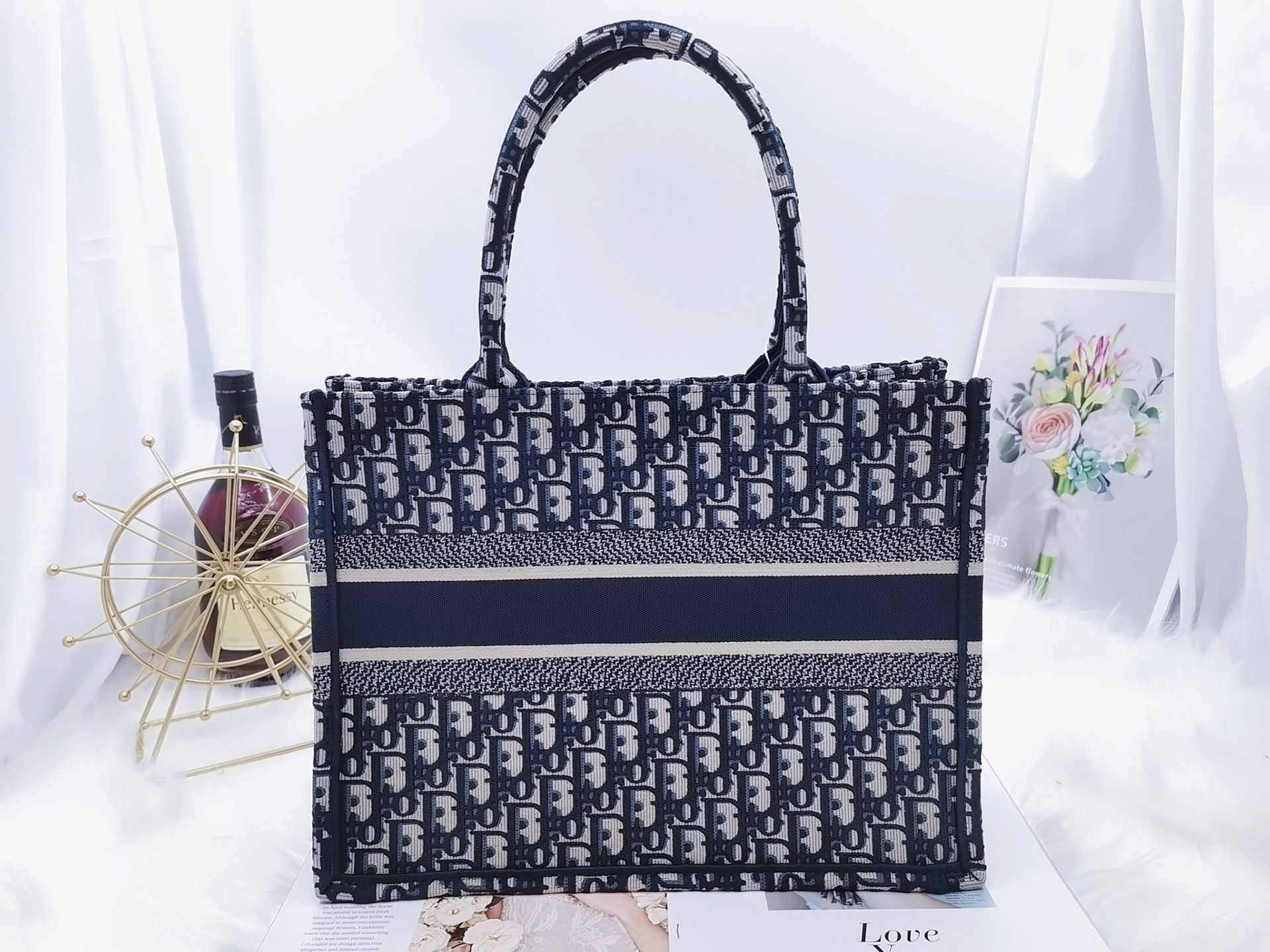 D10r Book Tote