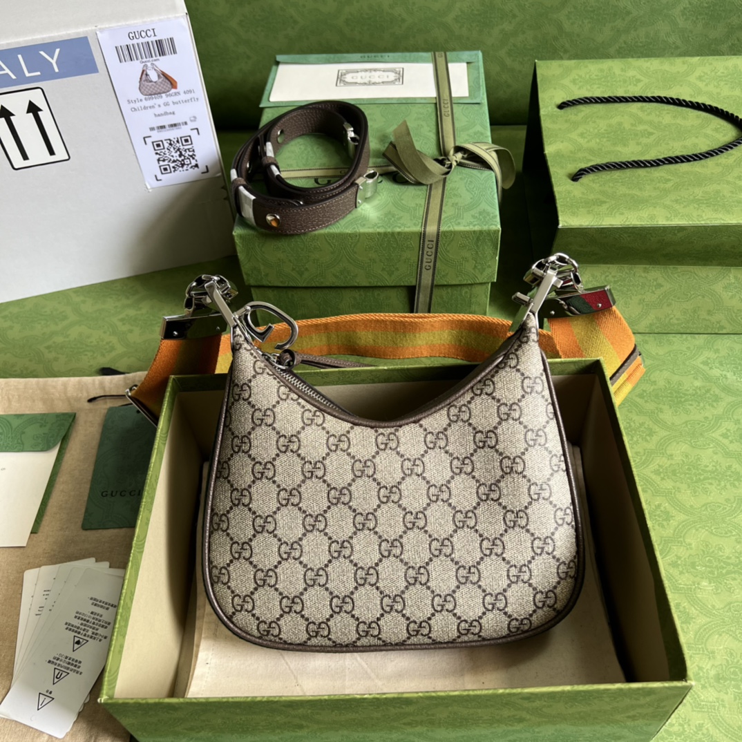 Gvc*1 Attache small shoulder bag