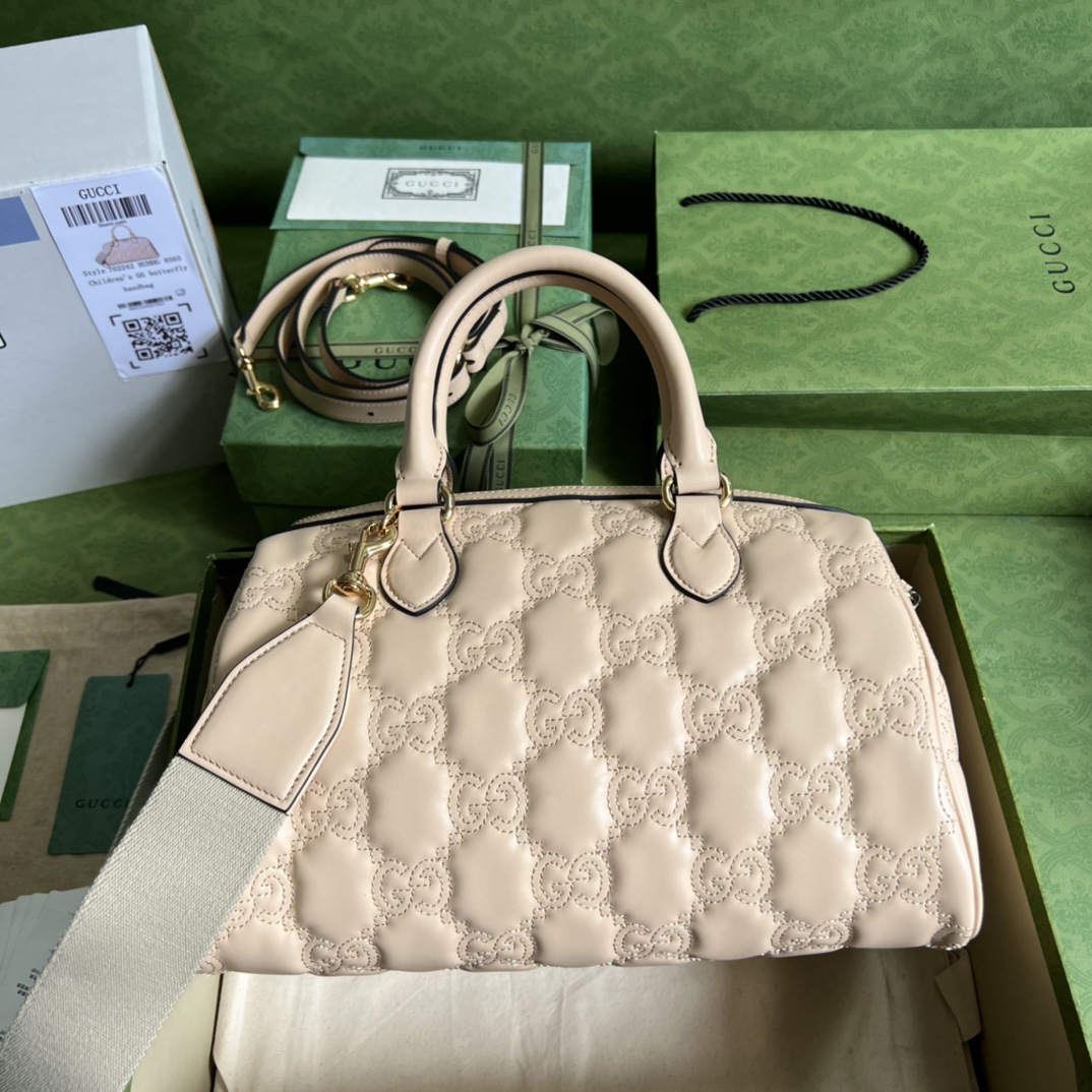 GG Matelassé leather medium bag