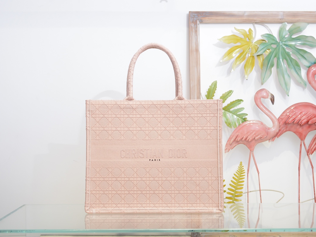 D10r Book Tote