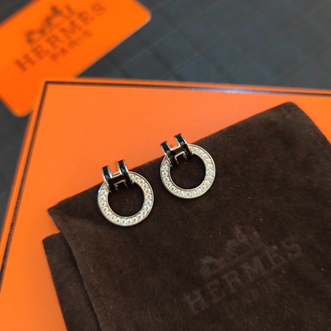 H**me5 H Earrings