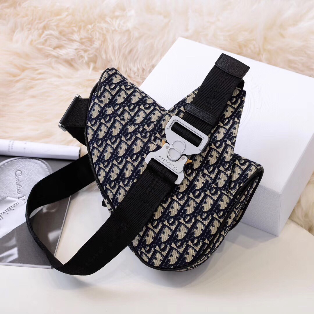 D10r Men’s Saddle Bag