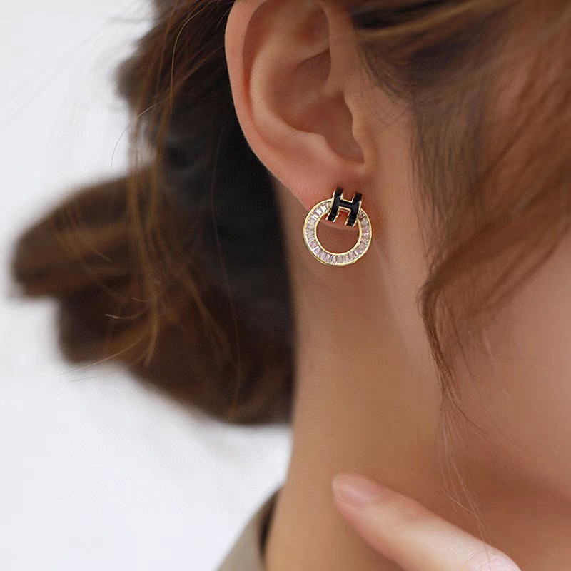 H**me5 H Earrings