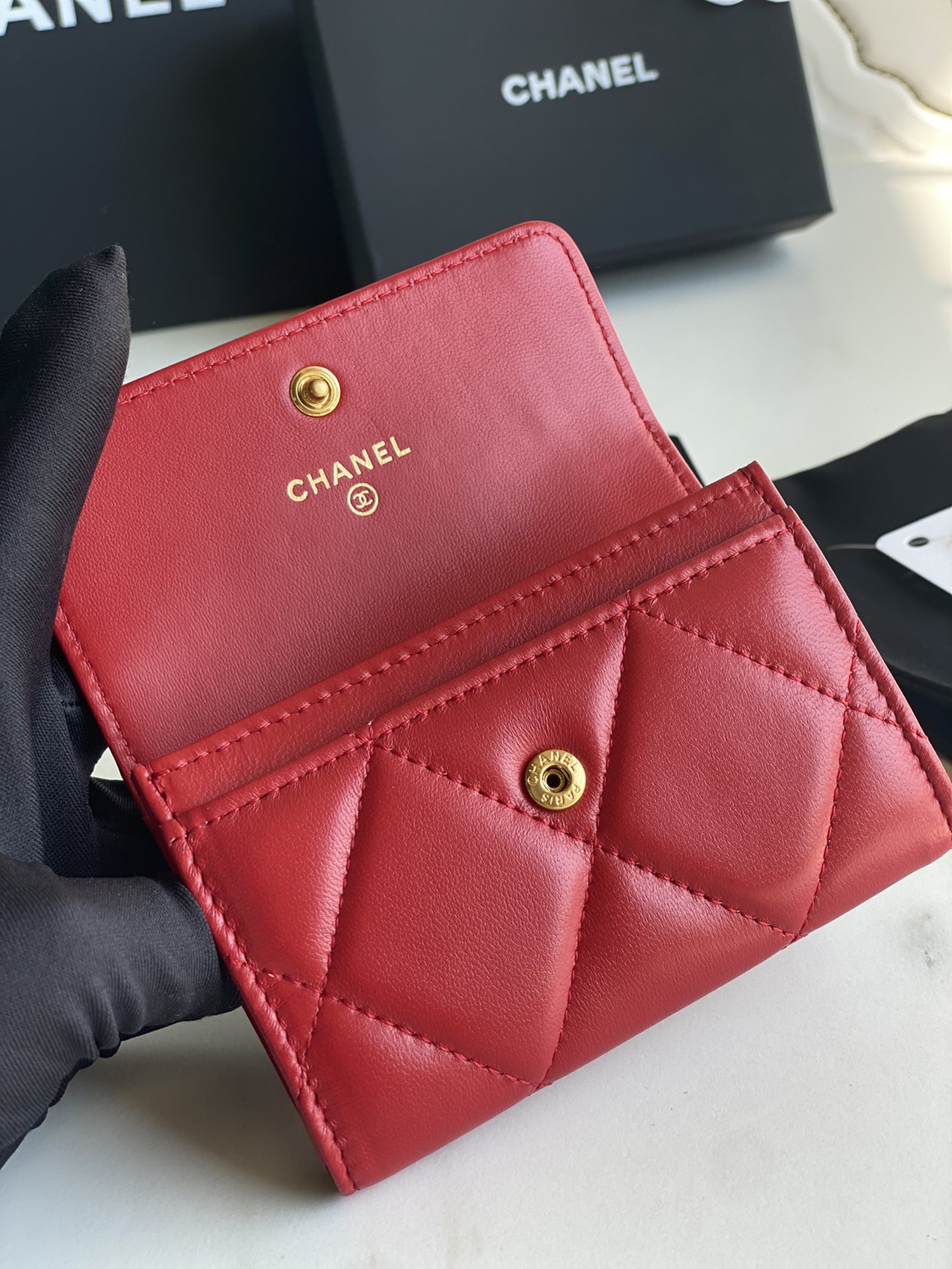 Ch**el 19 FLAP CARD HOLDER