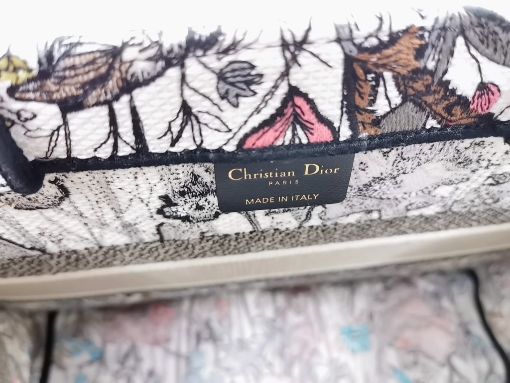 D10r Book Tote
