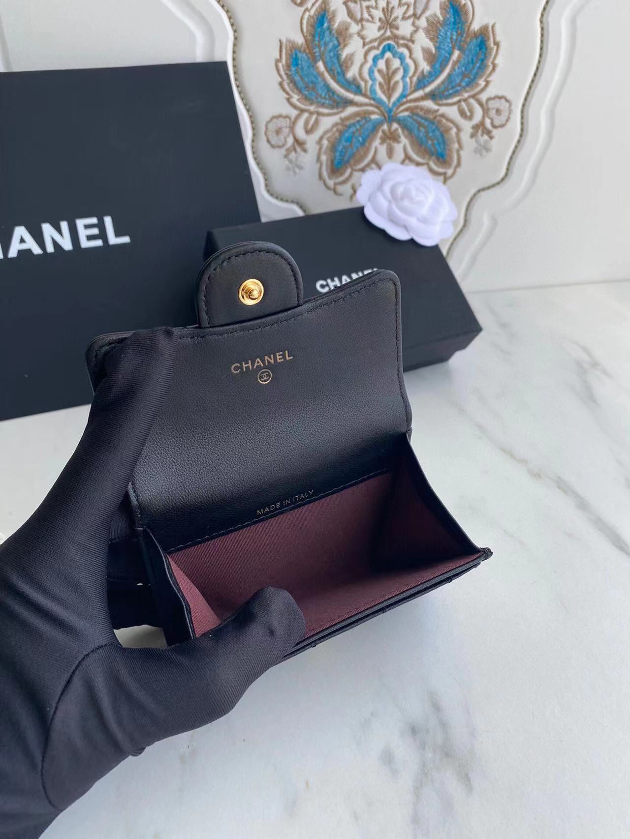 Ch**el Classic Leather Wallet In Black