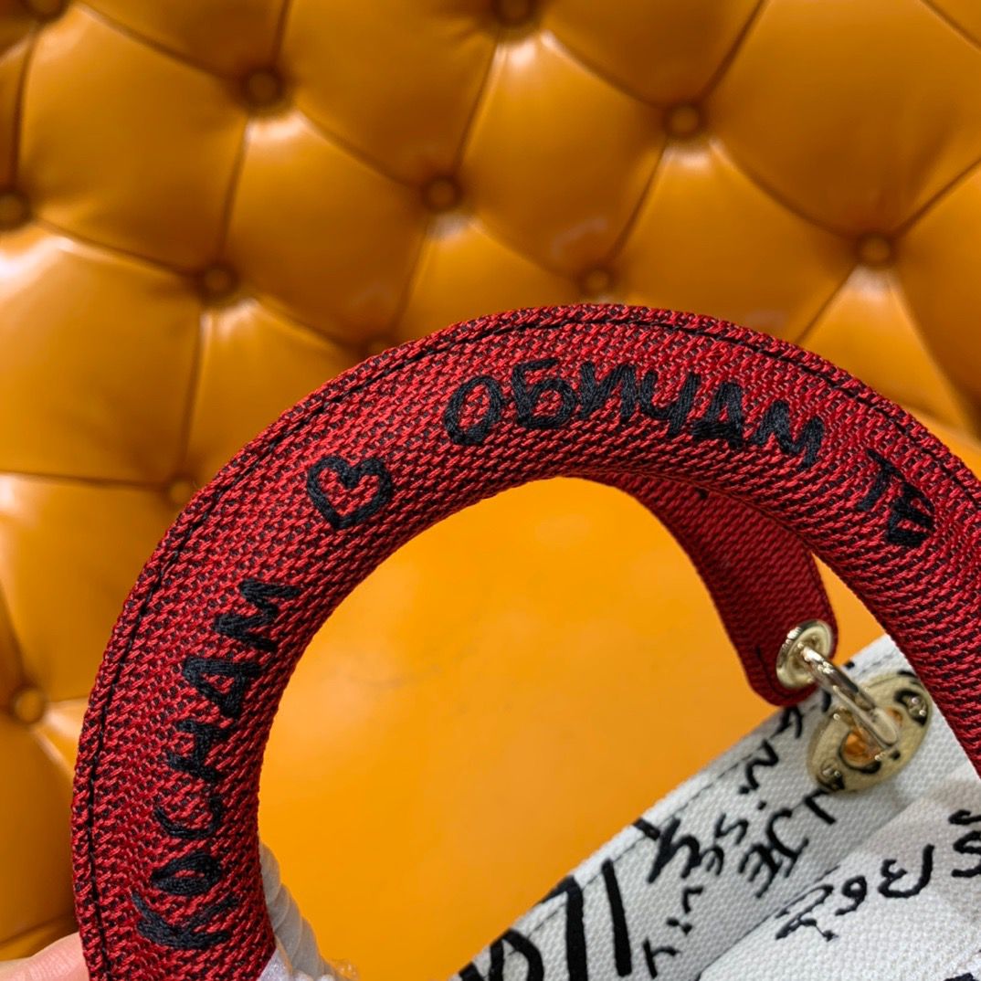 ‘I Love You’ Lady D10r