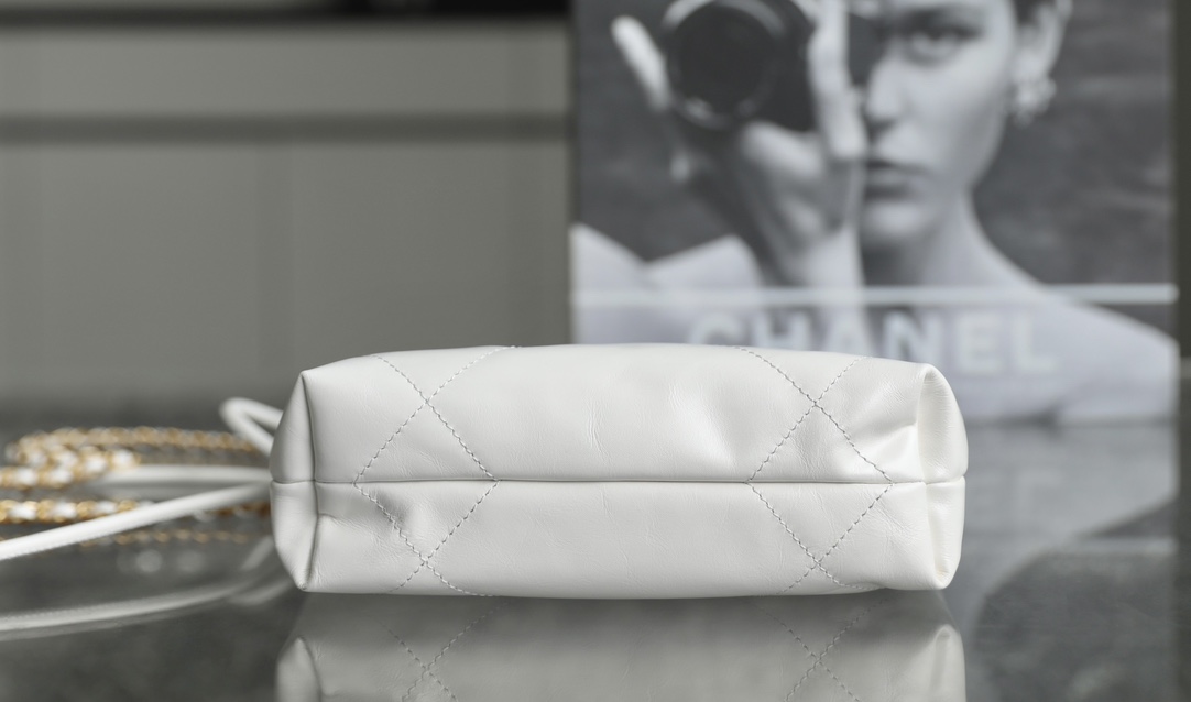 Ch**el 22 mini bag