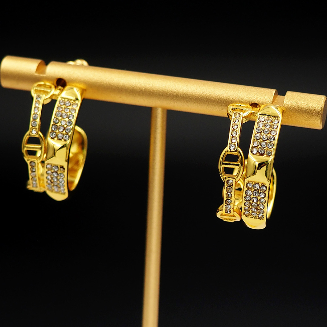 H**me5 D1am0nds Earrings