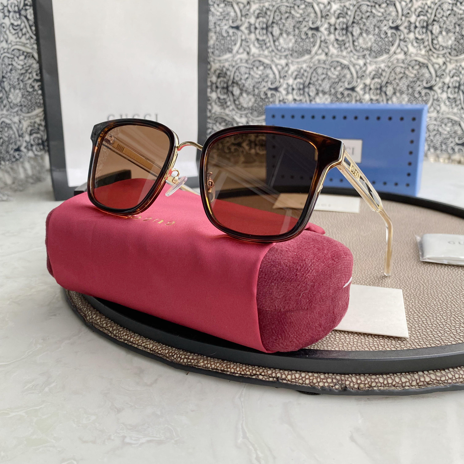 Gvc*1 Eyewear square tinted sunglasses