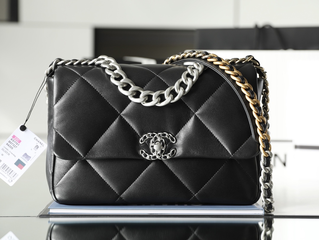 Classic flap bag