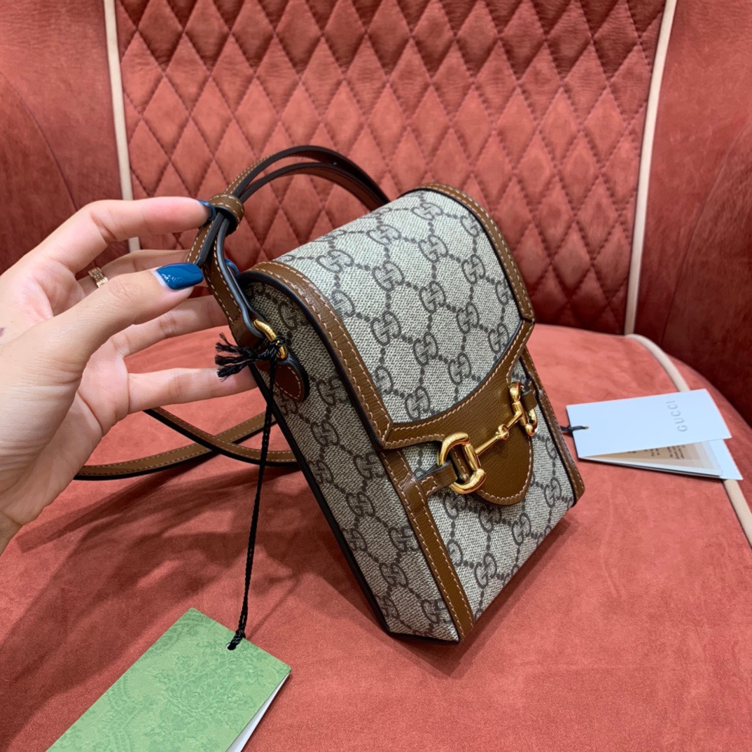 Gv*c1 Horsebit bag
