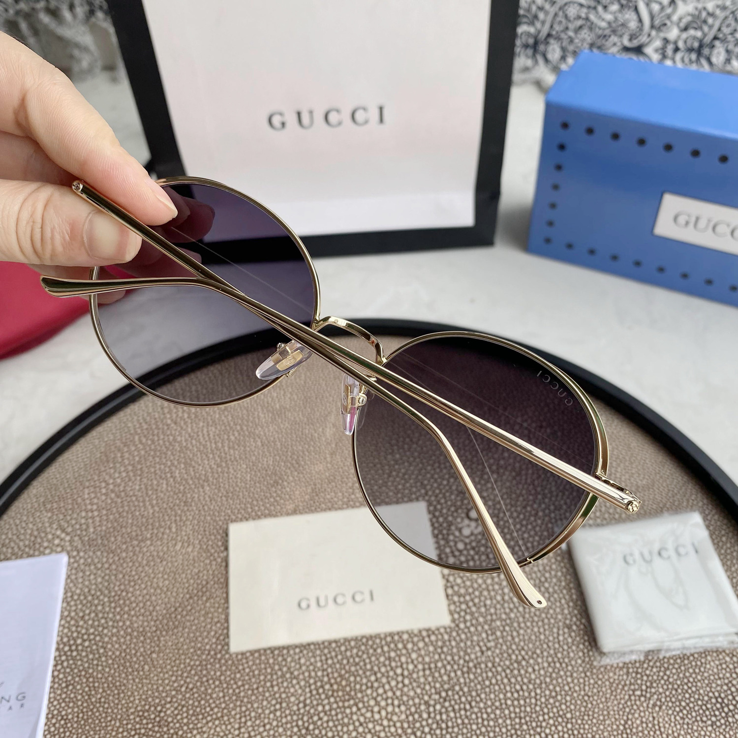 Ch10é eyewear engraved-logo round-frame sunglasses