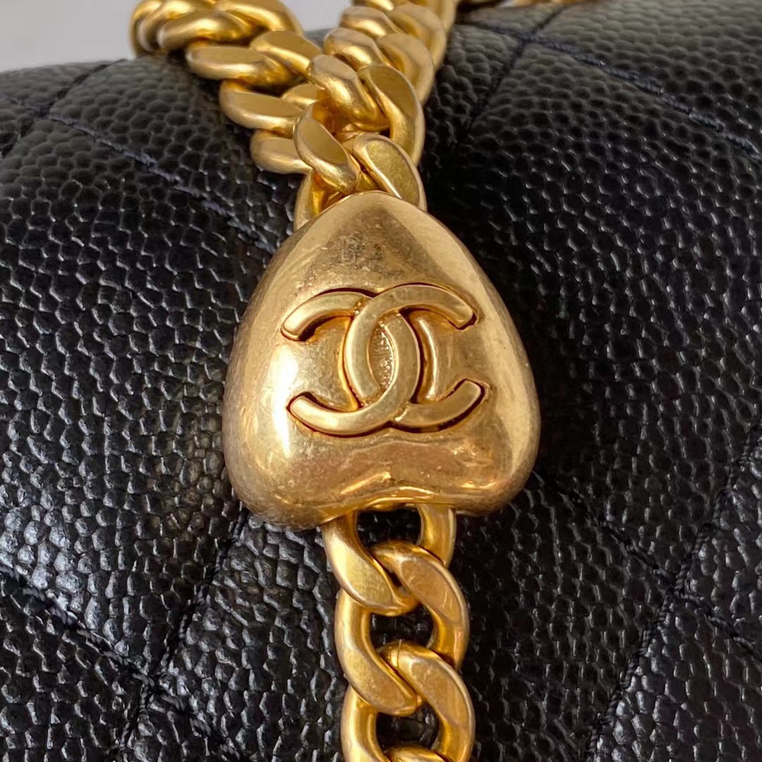 ch**el G01den ball in small