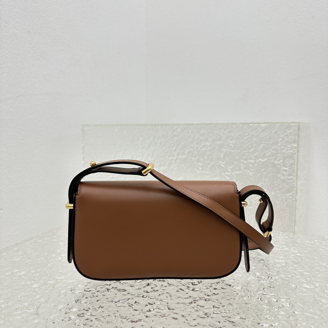 Pra*a Saffiano bag